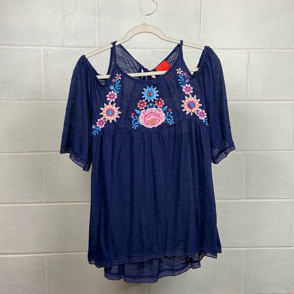 NWT V Cristina Women's Cold Shoulder Embroidered Short Sleeve Blouse Medium Navy